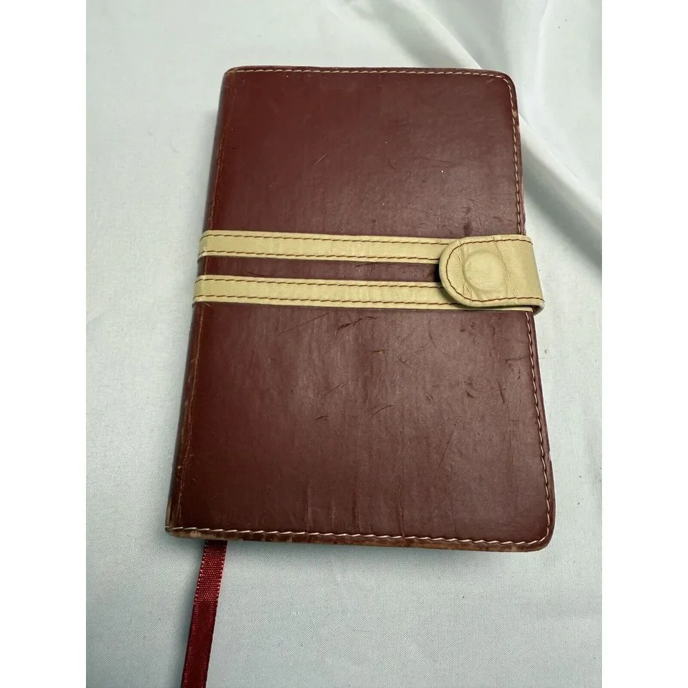 Holy BIBLE Todays TNIV Burgandy Ivory LEATHER 2005 Zondervan Magnetic‎ Closure